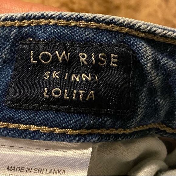 Lucky Brand skinny distressed woman’s jeans - Picture 3 of 7